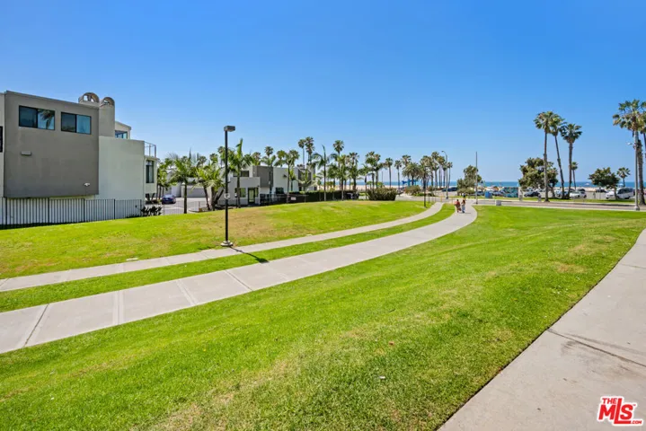2960 Neilson Way 304, Santa Monica, California 90405