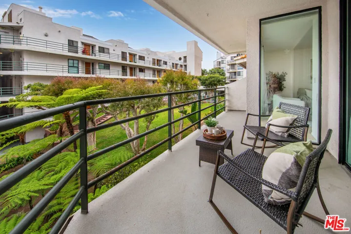 2960 Neilson Way 304, Santa Monica, California 90405