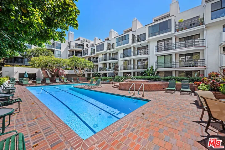 2960 Neilson Way 304, Santa Monica, California 90405