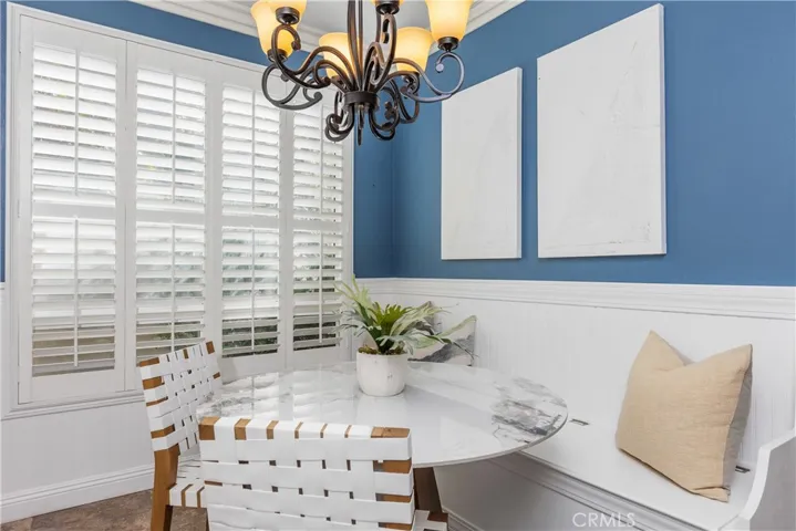 Breakfast nook with built in bench