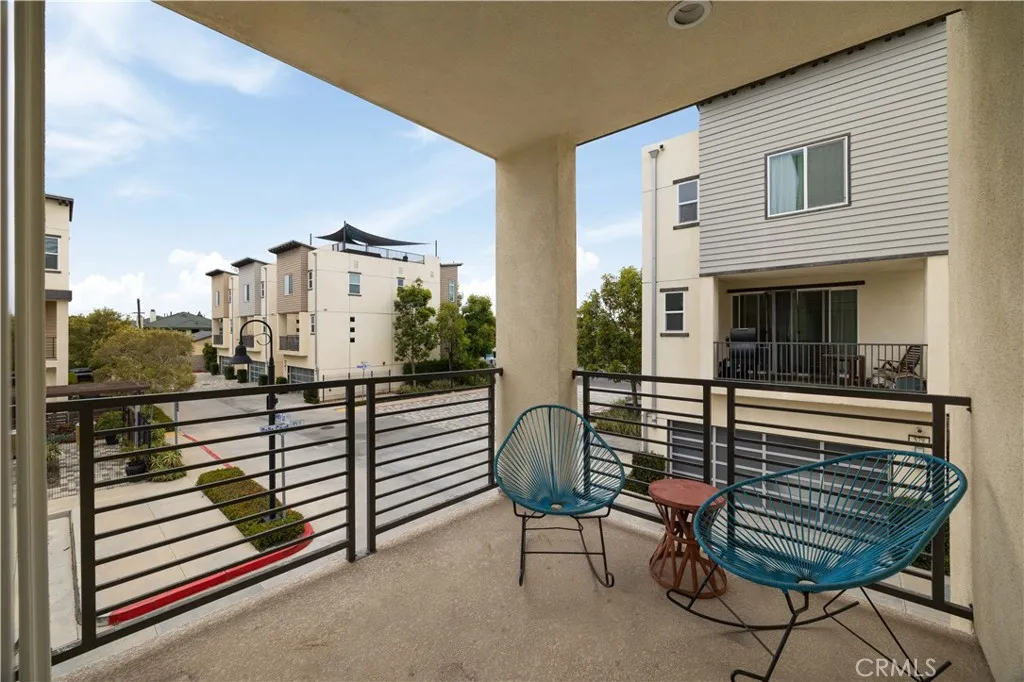 Dining area balcony