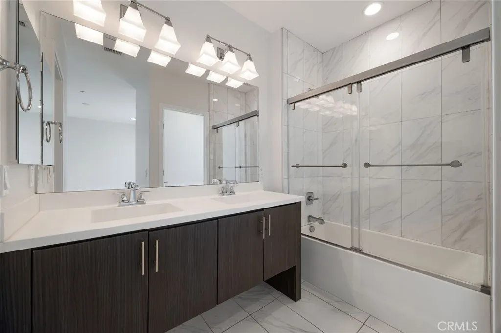 Bedroom bath 1