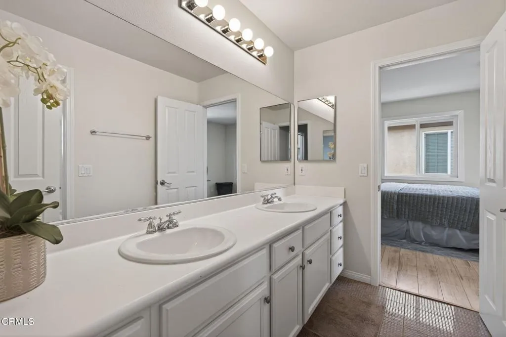 31-web-or-mls-Upmarket Media-4584Marr070