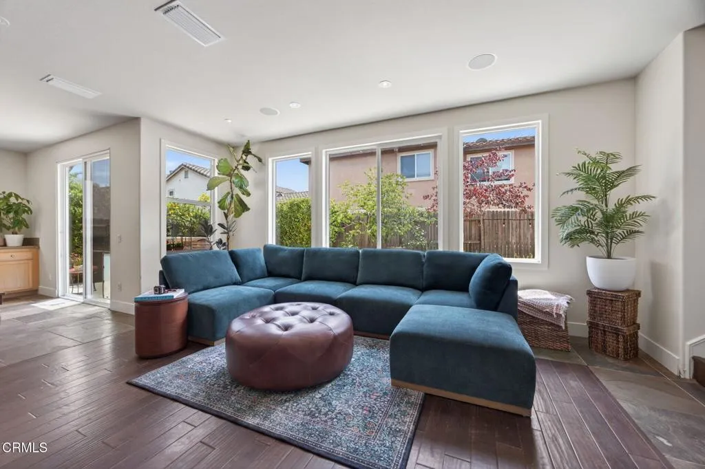 17-web-or-mls-Upmarket Media-4584Marr052