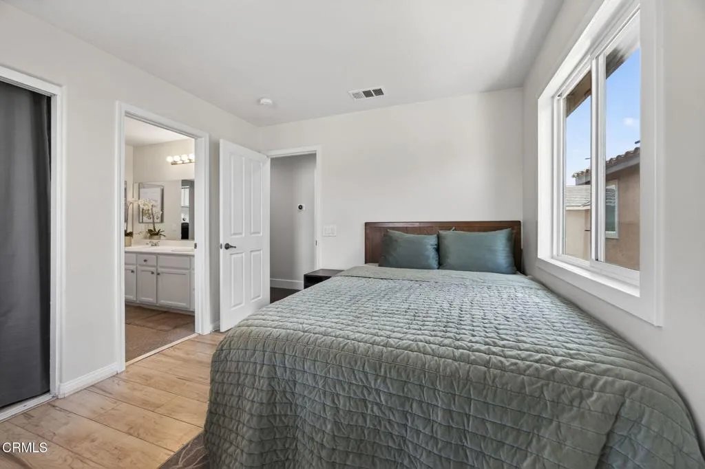 28-web-or-mls-Upmarket Media-4584Marr061