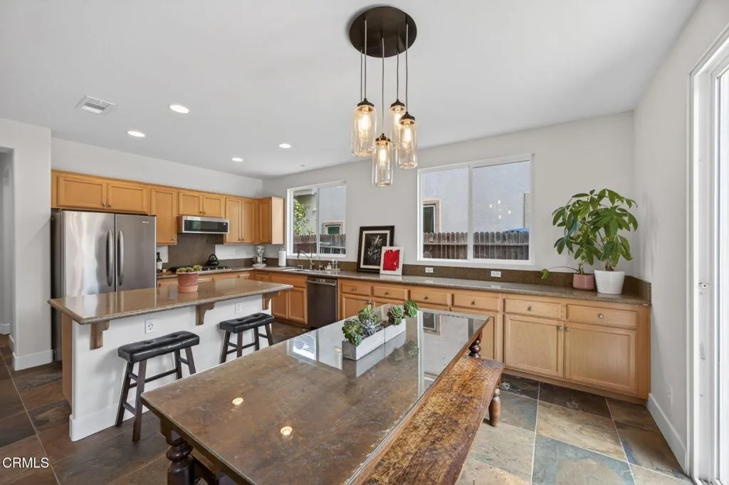 15-web-or-mls-Upmarket Media-4584Marr046