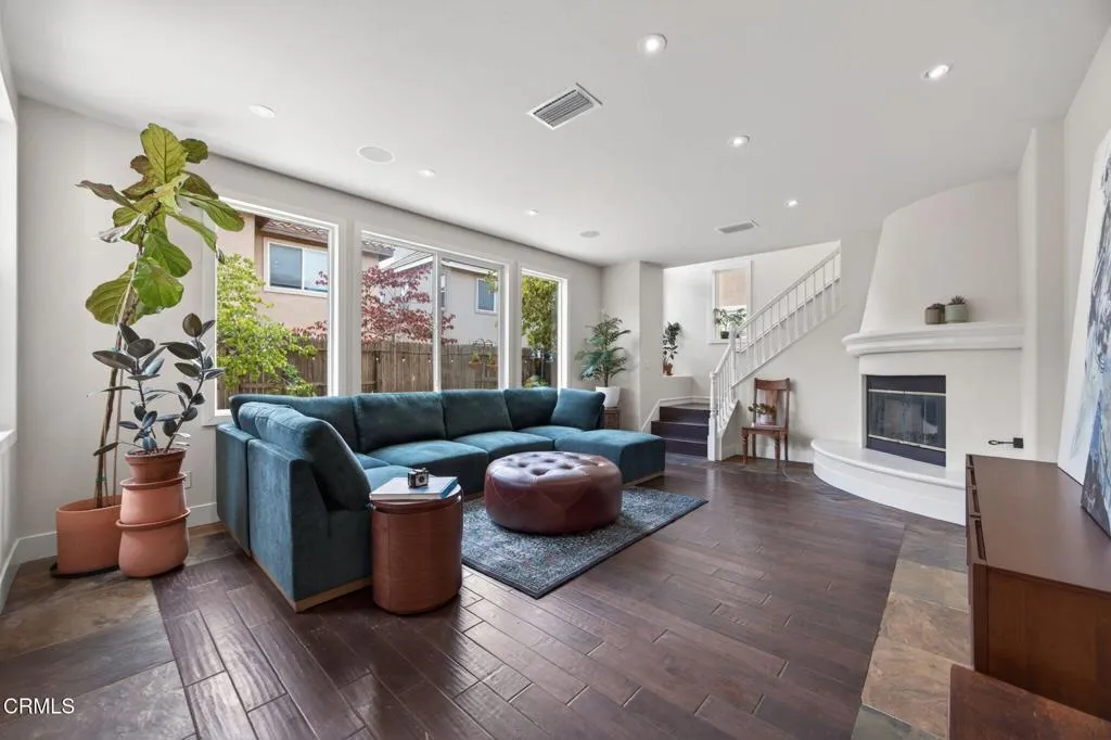 16-web-or-mls-Upmarket Media-4584Marr050