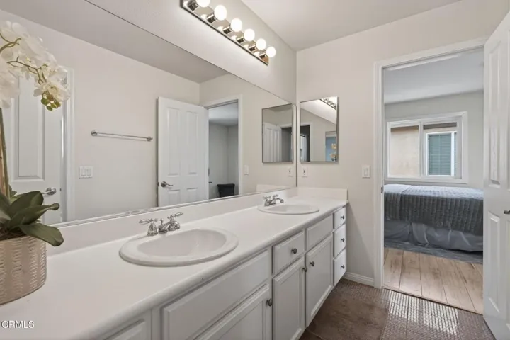 31-web-or-mls-Upmarket Media-4584Marr070