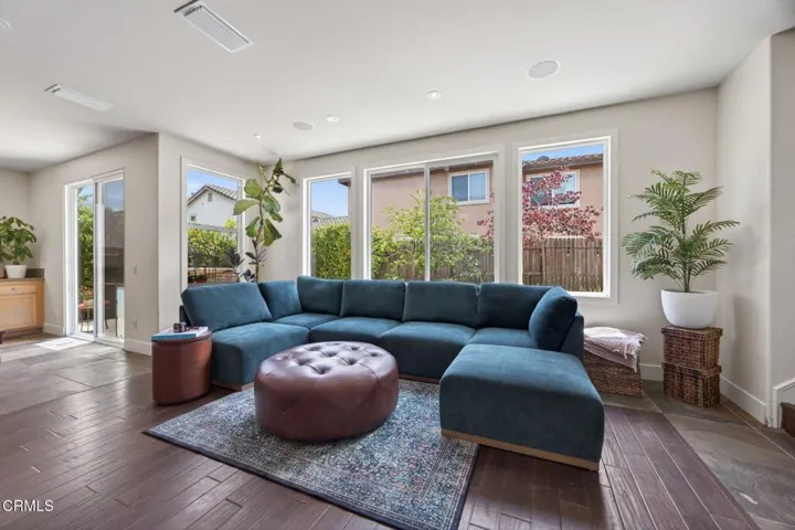 17-web-or-mls-Upmarket Media-4584Marr052