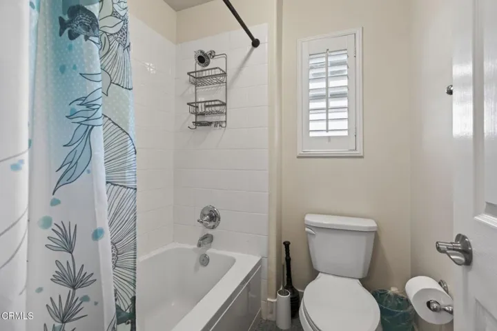 30-web-or-mls-Upmarket Media-4584Marr067