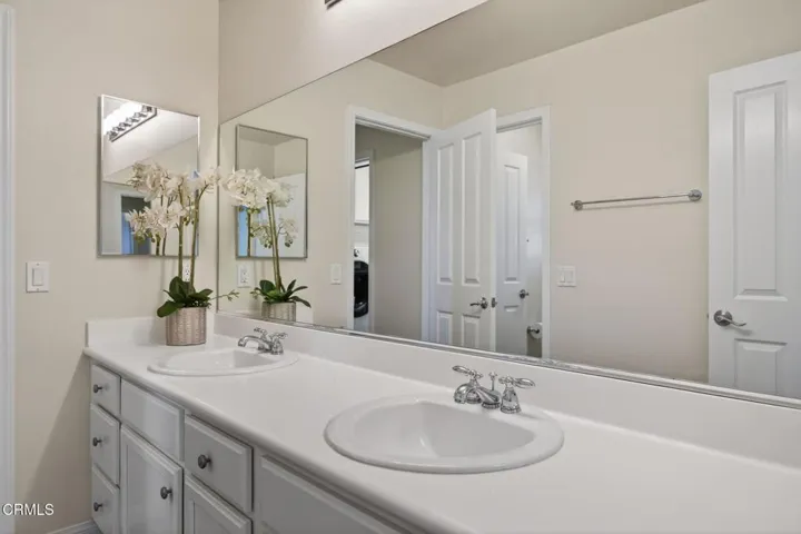 29-web-or-mls-Upmarket Media-4584Marr064