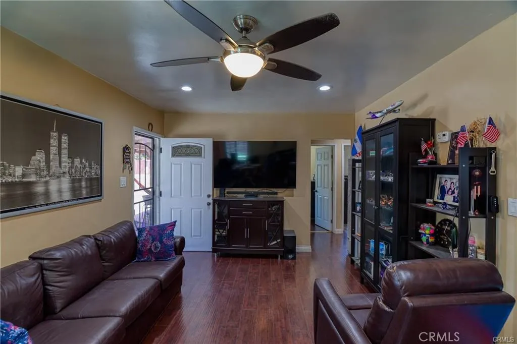 15450 Archwood, Van Nuys, California 91406 — photo 4