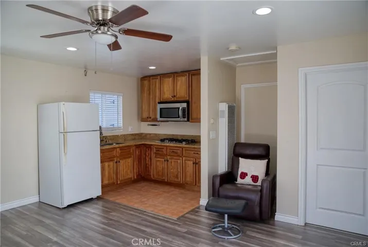 15450 Archwood, Van Nuys, California 91406