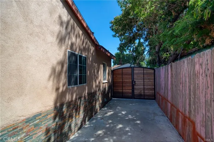 15450 Archwood, Van Nuys, California 91406