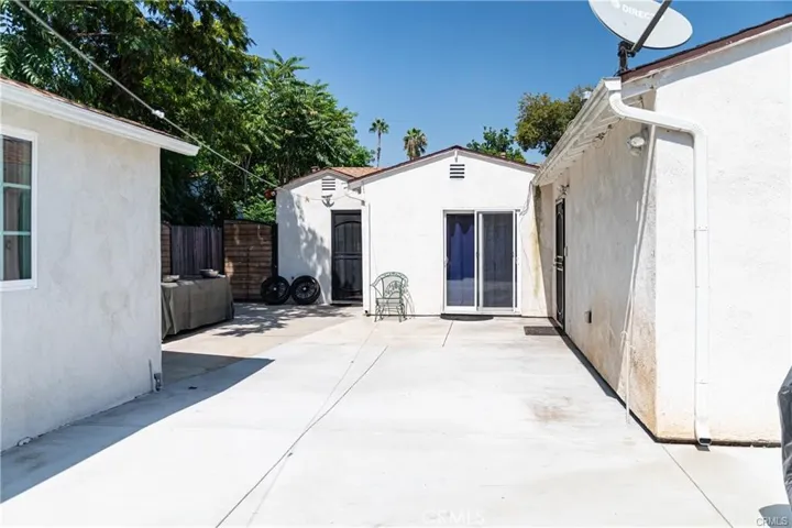 15450 Archwood, Van Nuys, California 91406