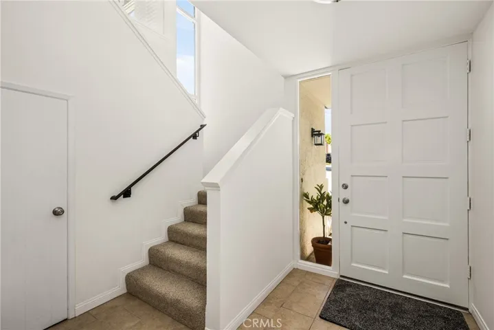 2108 Vista Entrada, Newport Beach, California 92660