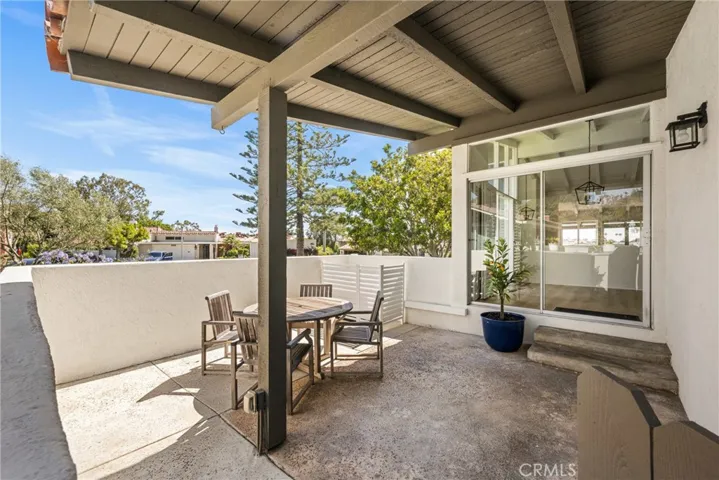2108 Vista Entrada, Newport Beach, California 92660