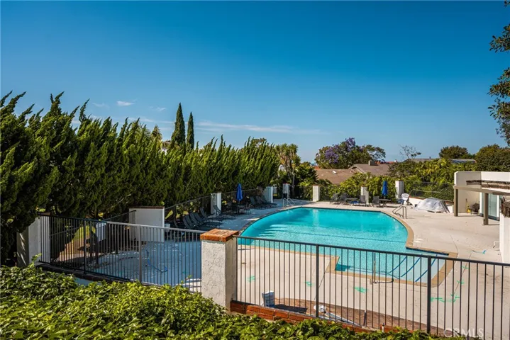 2108 Vista Entrada, Newport Beach, California 92660