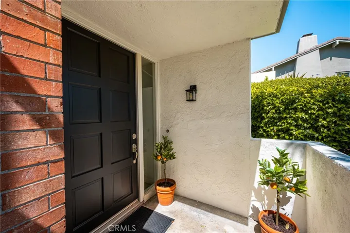 2108 Vista Entrada, Newport Beach, California 92660