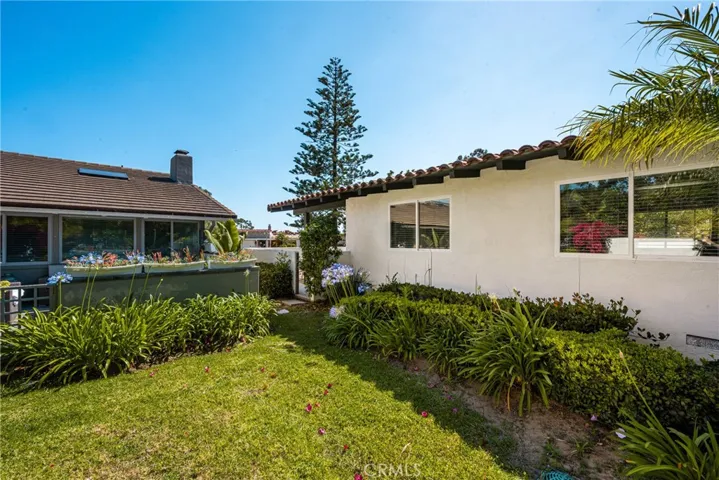 2108 Vista Entrada, Newport Beach, California 92660