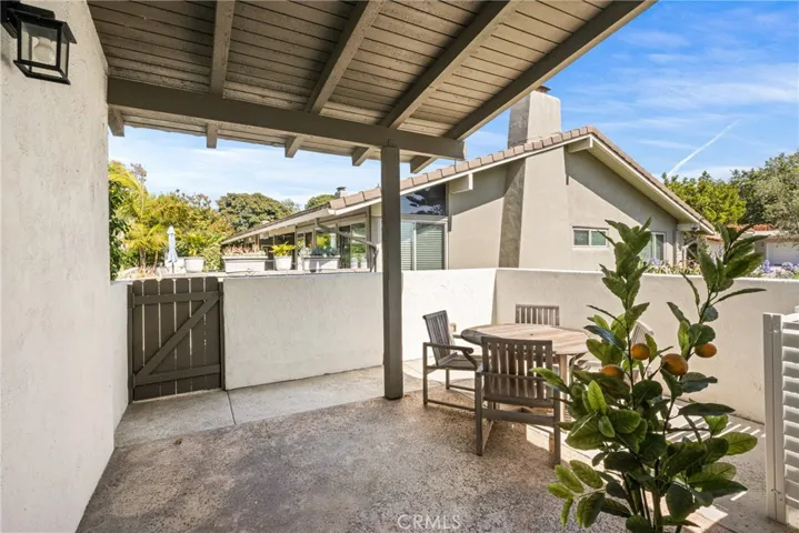 2108 Vista Entrada, Newport Beach, California 92660