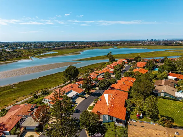 2108 Vista Entrada, Newport Beach, California 92660