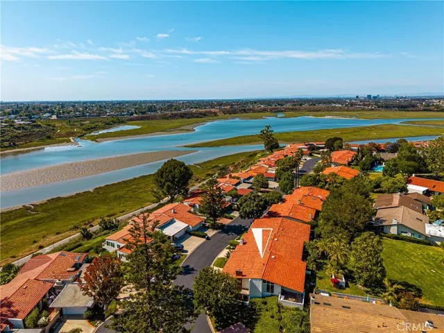 2108 Vista Entrada, Newport Beach, California 92660
