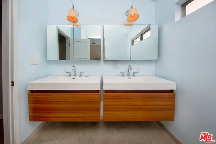 1060 Nowita Place, Venice, California 90291