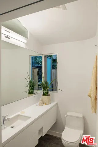 1060 Nowita Place, Venice, California 90291