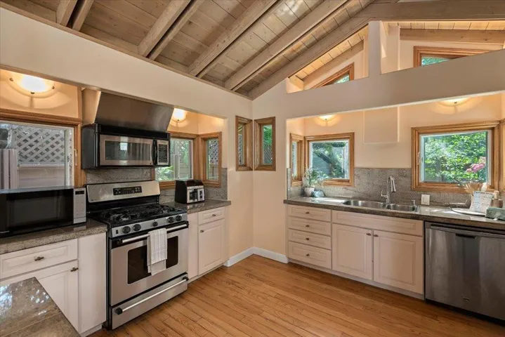 148 Kingsley Avenue, Palo Alto, California 94301