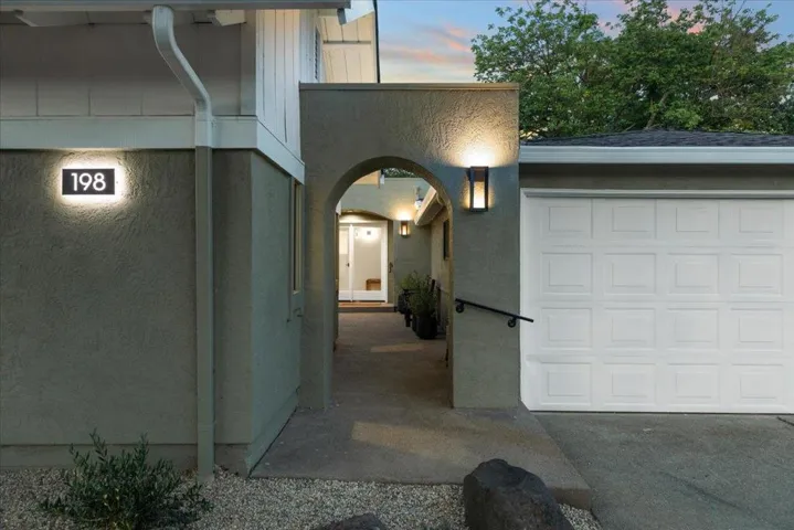 198 Greenwich Drive, Pleasant Hill, California 94523