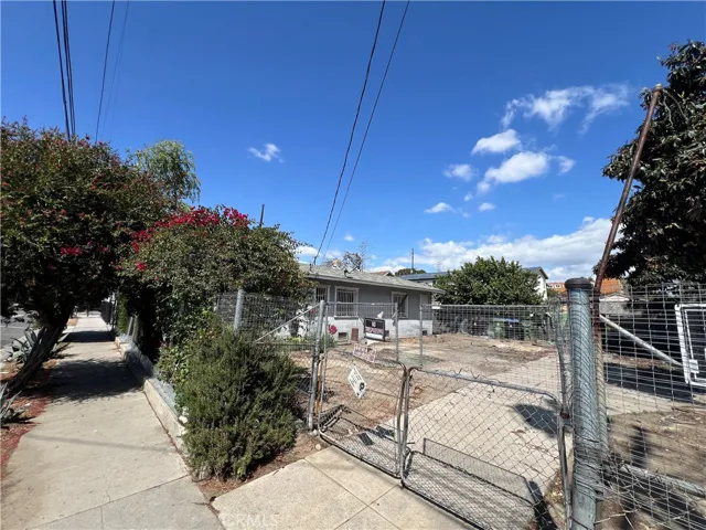 9214 Compton, Los Angeles, California 90002