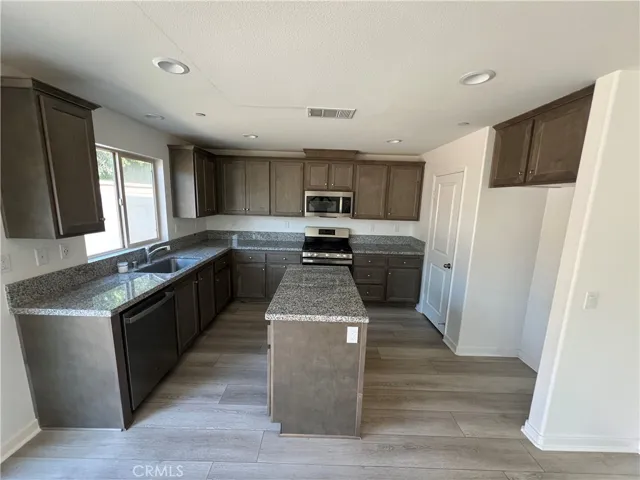24024 Roybal, Lake Elsinore, California 92532