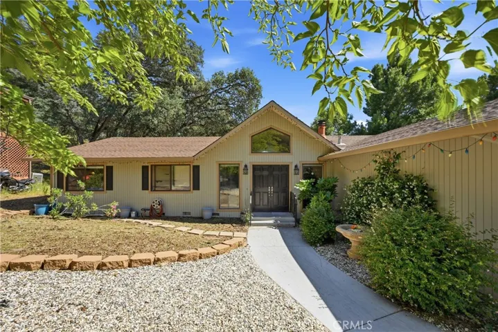 Welcoming curb appeal