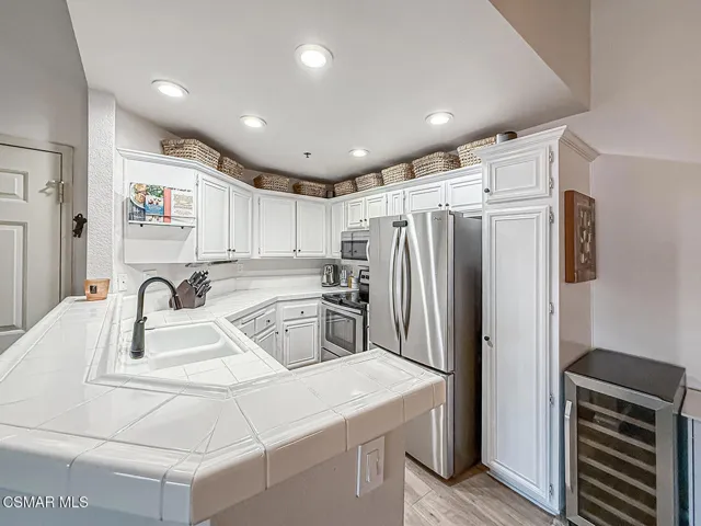 bLiving Dining and Kitchen7