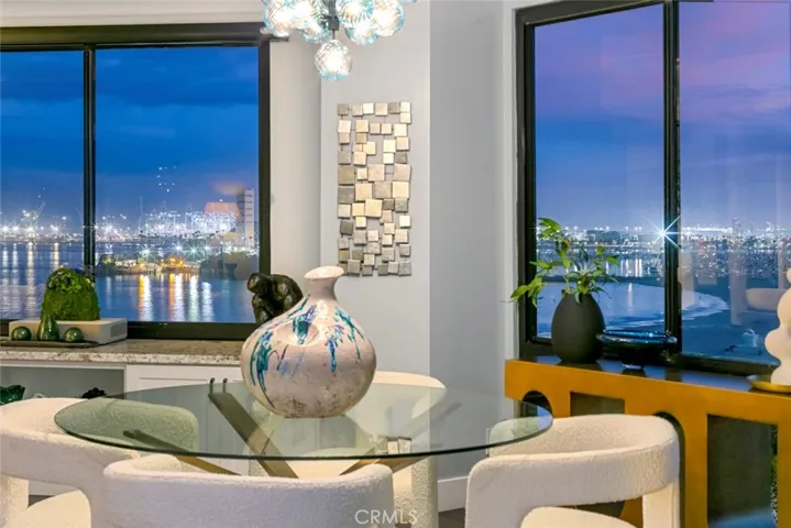 The romance of dining at  twilight with the pacific ocean as your backdrop.