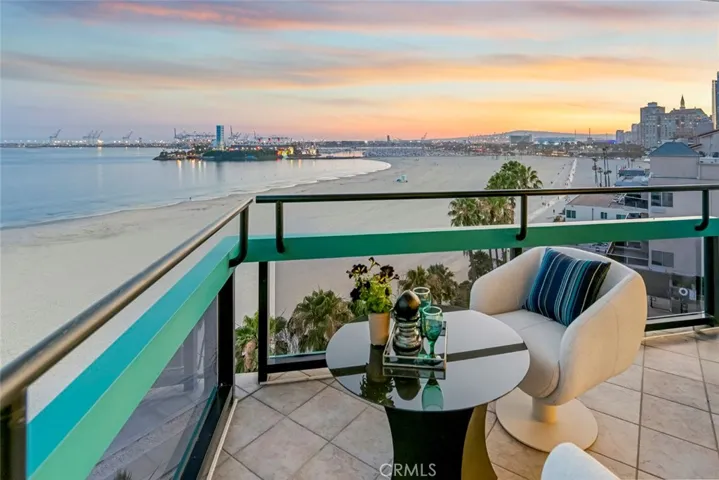 ...and with views to Palos Verdes and beyond.