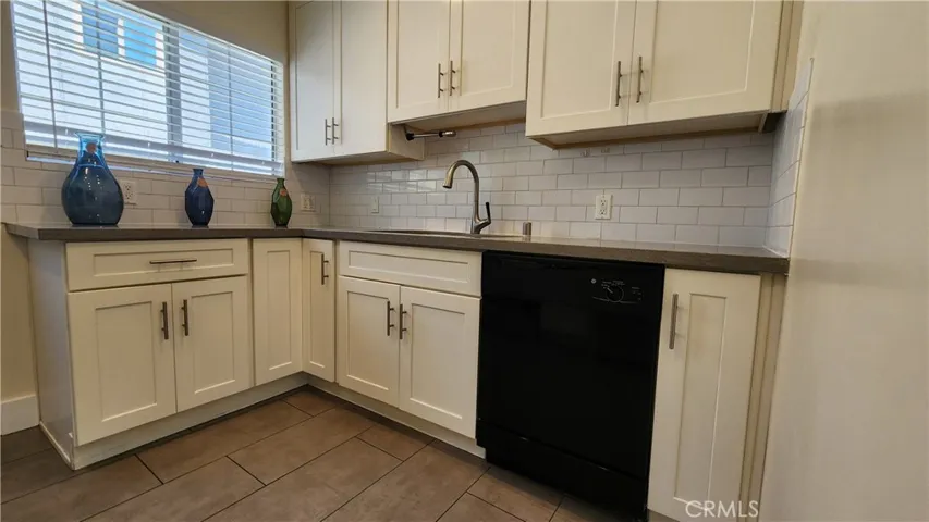 18009 Bullock Street, Encino, California 91316