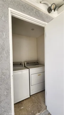 18009 Bullock Street, Encino, California 91316