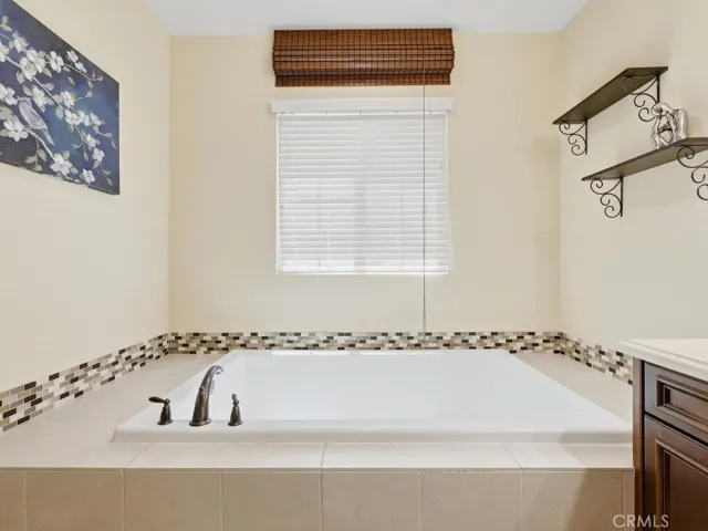 8 Willow Way, Lake Forest, California 92630