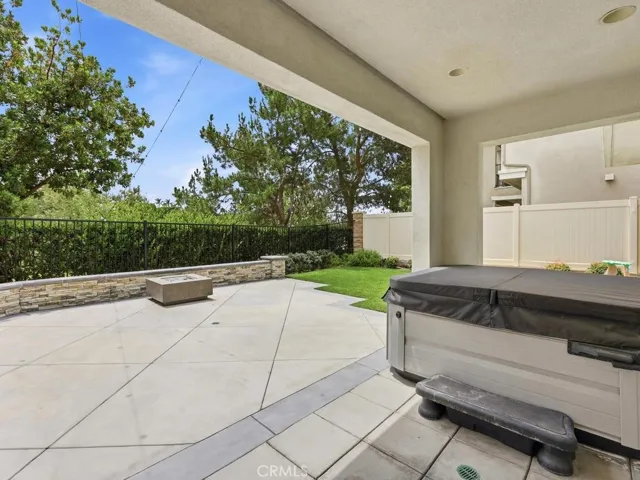 Hot tub included