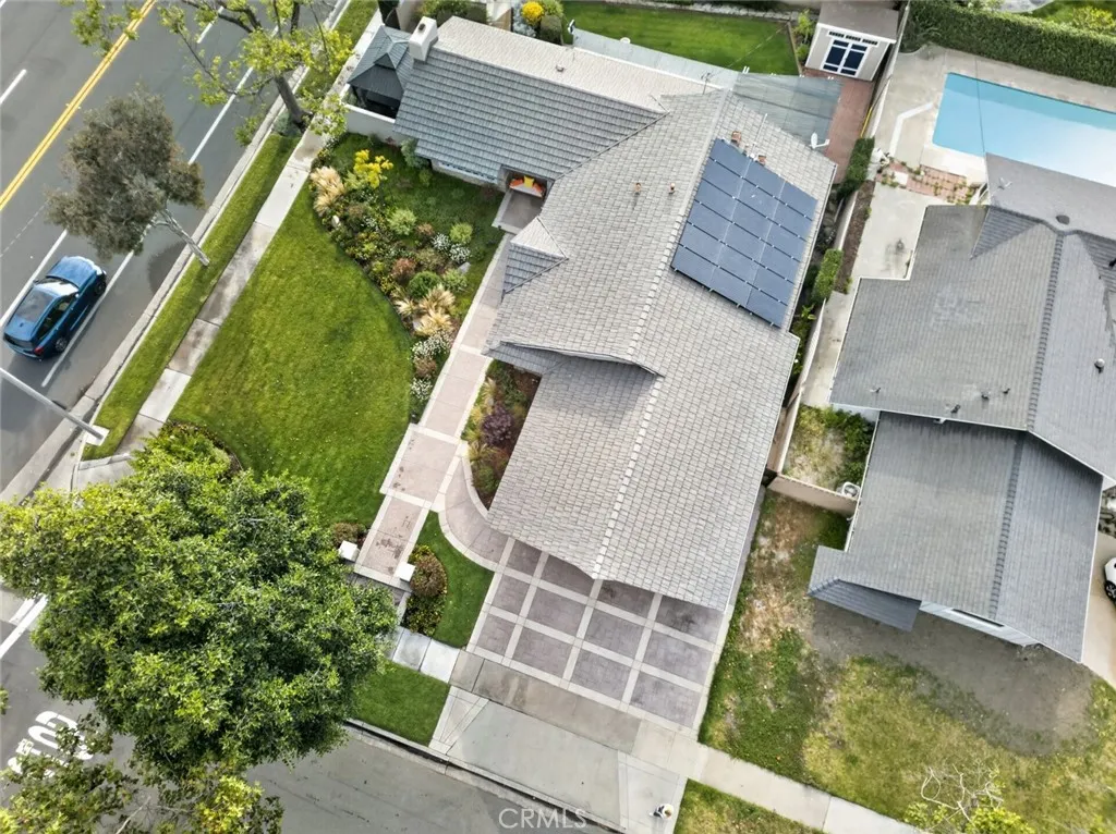 Located in the prestigious Los Alamitos School District, sunny Southern California, this exceptional property in Rossmoor.