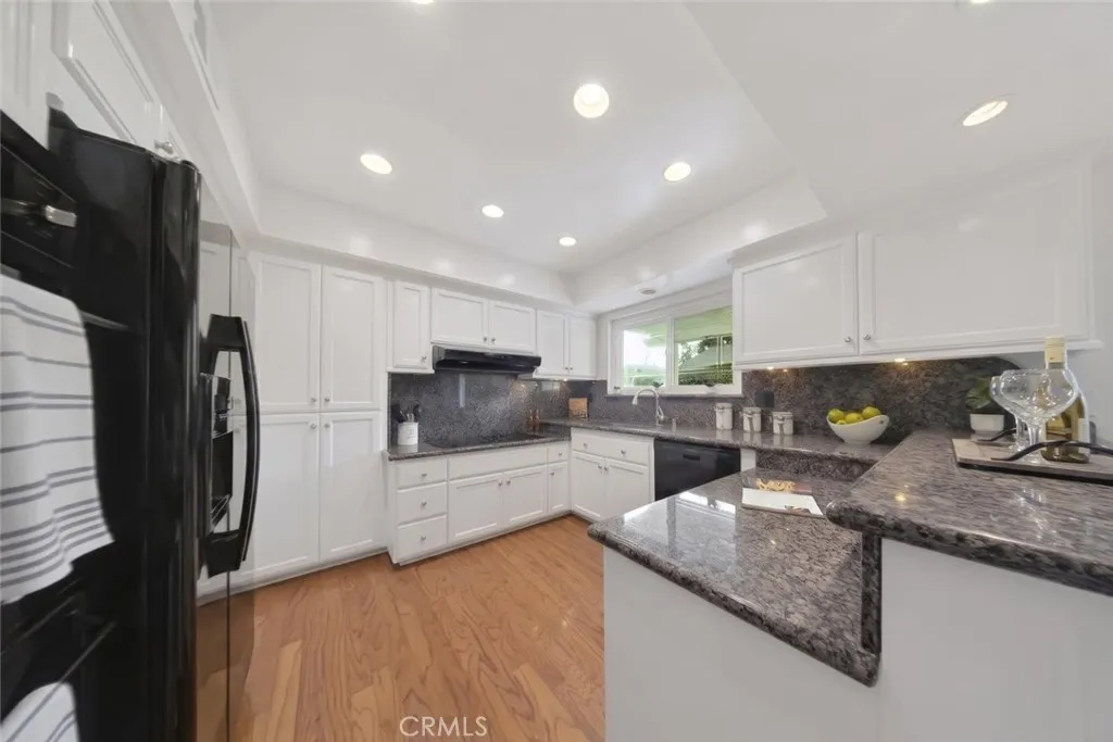 Enjoy the kitchen and gourmet cooking with family.