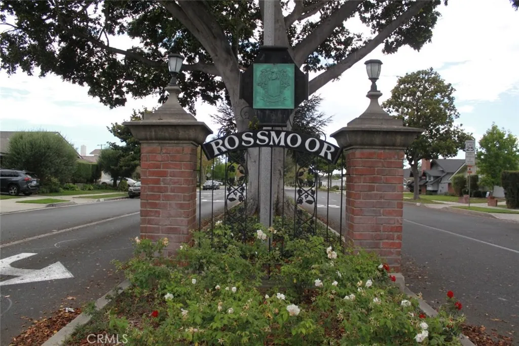 Welcome to Rossmoor, Los Alamitos.