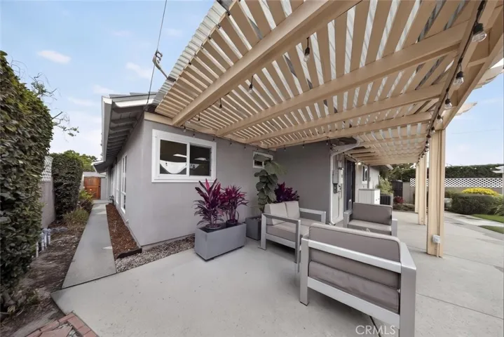 Amazing space for entertaining and cooking with family and friends.