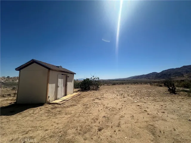 6637 Via Allegra, 29 Palms, California 92277