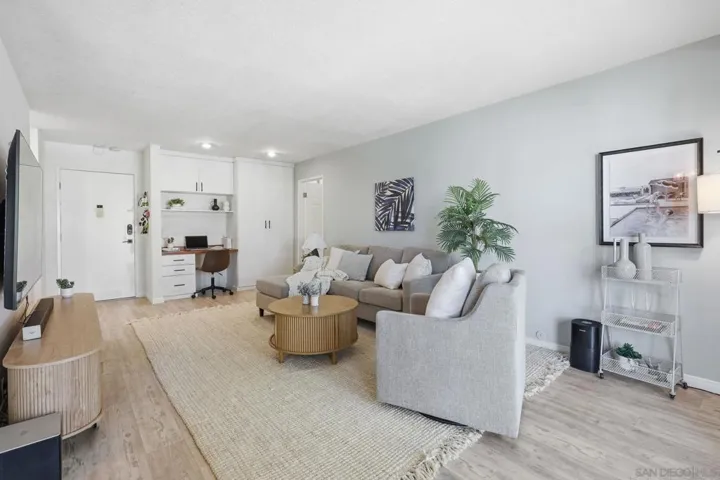 4600 Lamont 212, San Diego, California 92109