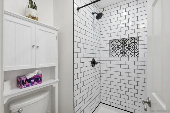 4600 Lamont 212, San Diego, California 92109