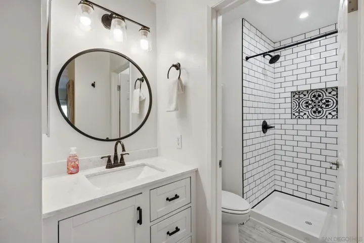 4600 Lamont 212, San Diego, California 92109
