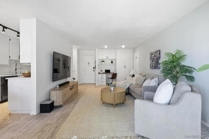 4600 Lamont 212, San Diego, California 92109